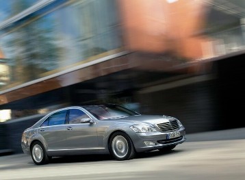 Mercedes-Benz 221 series S-Class sedan, 2005.