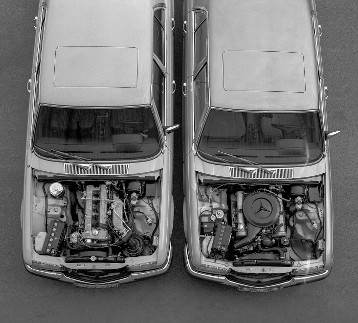 Vergleich Motoren, Mercedes-Benz Typ von links: 
280 SE, bzw. 280 SEL (bei beiden M 110) und 350 SE bzw. 350 SEL (bei beiden M116) Limousine aus dem Jahre 1974