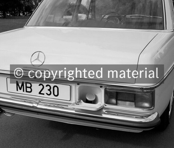 67252-25 Mercedes-Benz 230