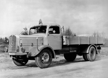 Mercedes-Benz L 4500 S (L 303), Pritschenwagen mit OM 67/4-Dieselmotor, 4,5 to Nutzlast