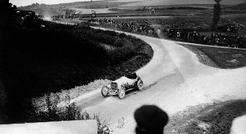 Großer Preis von Frankreich auf dem Rundkurs bei Dieppe, 07.07.1908. Willy Pöge (Startnummer 2) auf Mercedes 140 PS Grand-Prix-Rennwagen. Pöge belegte den 5. Platz im Rennen.