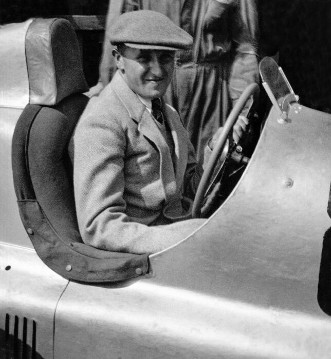 Großer Preis von Frankreich 01.07.1934. Der Ersatzfahrer Ernst Jacob Henne am Steuer von Rudolf Caracciolas Mercedes-Benz 750-kg-Formel-Rennwagen W 25.