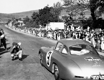 III. Carrera Panamericana Mexico, 1952. Hermann Lang und Erwin Grupp auf Mercedes-Benz 300 SL (Startnummer 3)