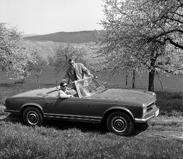 Mercedes-Benz "Pagode", Typ 250 SL (W 113 A) aus dem Jahre 1965.