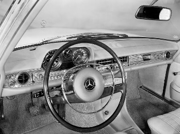 Armaturen, Mercedes-Benz Coupé Typ 280 CE aus dem Jahre 1971