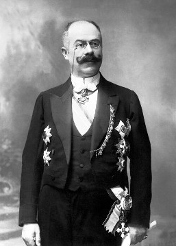 Emil Jellinek (6. April 1853 bis 21. Januar 1918). Porträtfoto in Uniform. 
