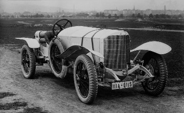 The Mercedes 28/95 hp, Sport received an additional supercharger from Max Sailer for use in the Targa Florio 1922. With this car he wins the class of production cars over 4.5 liters displacement. In the overall standings, he finished second behind Count Giulio Masetti in the 1914 Mercedes Gand Prix racing car