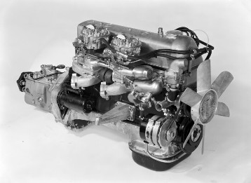 Mercedes-Benz Motor Typ 250 S (M108) aus dem Jahre 1965