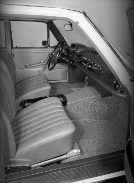 Vordersitze und Armaturen, Mercedes-Benz Typ 280 SE aus dem Jahre 1967