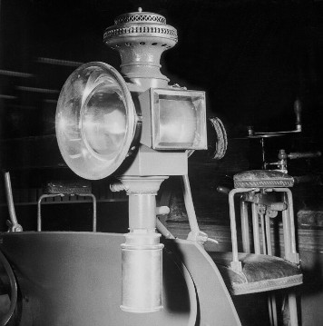 Karbidlampe am Benz Viktoria Vis-à-Vis aus dem Jahre 1893