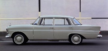 "Heckflossen-Mercedes" der Baureihe W 110