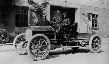 9. Semmering-Rennen, 22.09.1907. Edgar Ladenburg mit einem 60 PS Benz-Tourenwagen. Ladenburg belegt den 3. Platz in der Tourenwagenklasse bis 5-Liter.