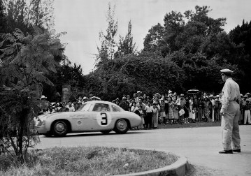 III. Carrera Panamericana Mexico, 1952. Hermann Lang und Erwin Grupp auf Mercedes-Benz 300 SL (Startnummer 3) belegten den 2.Platz.