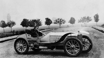 Mercedes 120 hp racing car of 1906. For the first time a 6-cylinder engine was used for this car at the Daimler-Motoren-Gesellschaft.
