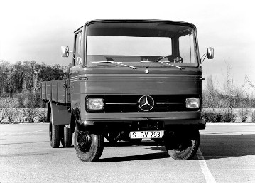 Mercedes-Benz LP 608,
cab-over-engine truck,
1965