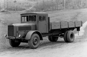 Mercedes-Benz L 4500 4.5-tonne truck
1945
