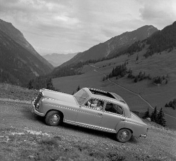 Mercedes-Benz 220 SE, 1958 - 1959 
Versuchswagen; die Karosserie entspricht einem Typ 220 S der ersten Ausführung vor dem 08.1957