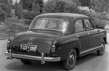 Mercedes-Benz 180 D 
"Ponton-Mercedes"
Ausführung mit Kennzeichenbeleuchtung.
Rechtslenker
1953