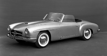 Prototype of the Mercedes-Benz 190 SL Roadster, which was shown in 1954 in New York. The unique characteristics of the prototype are recognisable, such as the engine bonnet down to the radiator grille with the small air scoop, differing radiator grille proportions and sleekly shaped rear wings without the characteristic fins. By the start of production in 1955, Walter Häcker reworks these details of the 190 SL's shape.