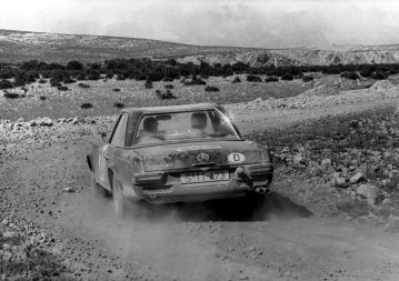 34. Rallye Spa-Sofia-Lüttich vom 25.- 29. August 1964. Eugen Böhringer und Klaus Kaiser (Startnummer 31) mit einem Mercedes-Benz 230 SL. Das Fahrerteam Böhringer / Kaiser belegen den 3. Platz im Gesamtklassement.