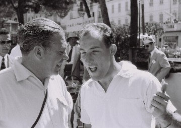 Großer Preis von Monaco (Europa) am 22. Mai 1955. Rudolf Uhlenhaut und Stirling Moss während den Startvorbereitungen.