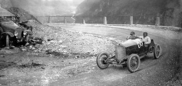 Internationales Klausenpaß-Bergrennen, 16.-17. August 1924. Otto Merz (Startnummer 88) auf Mercedes 2-Liter-4-Zylinder mit Kompressor. Merz gewinnt in der Kategorie: Offene Klasse bis 3-Liter und in der Gesamtwertung.