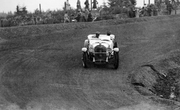Großer Preis von Deutschland für Sportwagen auf dem Nürburgring, 17. Juli 1927. Otto Merz (Startnummer 8) mit einem Mercedes-Benz Typ S. Gesamtsieger in der Klasse der Sportwagen über 3-Liter.