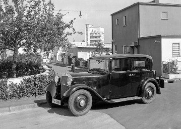 Mercedes-Benz 170 Saloon. Photographed at the Weißenhof Siedlung in Stuttgart, 1931.