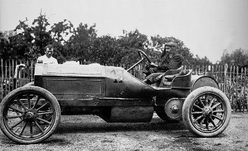 VI. Gordon-Bennett-Rennen (Auvergne-Rundstrecke), 05.07.1905. Hermann Braun mit einem 120 PS Mercedes-Rennwagen.