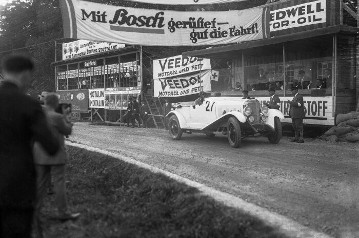 Rund um die Solitude, 12. September 1926. Am Start - Willy Walb (Startnummer 27) mit einem Mercedes-Benz Modell K. Sieger in der Klasse der Sportwagen über 5-Liter. Staatspreis, beste Zeit des Tages, Wanderpreis S.K.F.- Norma.