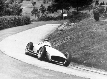 Großer Preis von Europa auf dem Nürburgring, 1. August 1954. Juan Manuel Fangio im Training auf Mercedes-Benz Formel-1-Rennwagen W 196 R.