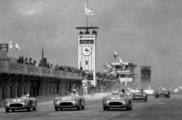 International Eifel race 29.05.1955: Three Mercedes-Benz 300 SLR racing sports cars. With start number 1 - the subsequent winner Juan Manuel Fangio, start number 3 - Stirling Moss (second place) and start number 2 - Karl Kling (fourth place).