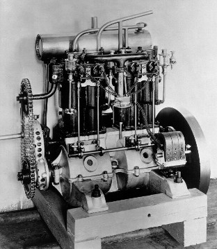 Daimler-Luftschiffmotor Modell N aus dem Jahre 1899. Dieser Motor kam im ersten Zeppelin-Luftschiff LZ 1, am 2. Juli 1900 zum Einsatz.