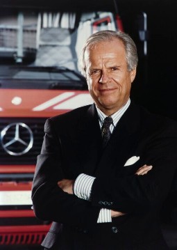Helmut Werner, stellvertretender Vorstandsvorsitzender der Mercedes-Benz AG