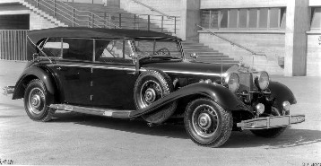 Mercedes-Benz 540 K (W 24), Offener-Tourenwagen mit Fünfliter Reihenachtzylinder Kompressormotor M 24. Dieser Wagen ist eine Besonderheit, die ausschließlich an die Reichsregierung geliefert wurde. Von diesem Fahrzeug sollen 6 Stück gebaut worden sein. Die Aufnahmen erfolgten im Sonderwagenbau im Werk Sindelfingen.