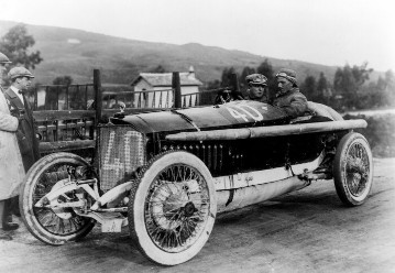 Targa Florio 2. April 1922. Mit seinem 115 PS Mercedes-Grand-Prix-Rennwagen aus dem Jahr 1914, gewann Graf Giulio Masetti die Targa Florio über die Distanz von 432 km.
