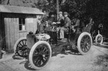 3rd Semmering race September 22, 1901. Dr. Richard Ritter von Stern with his 35 hp Mercedes being weighed. Dr. Richard Ritter von Stern won the category for cars over 650 kg and secured the Challenge trophy for himself.