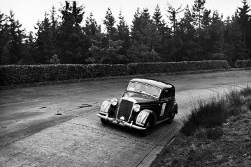 ADAC 6-hour touring car race, 1950
The fastest touring car driver Karl Kling (start number 82) on Mercedes-Benz 170 S.