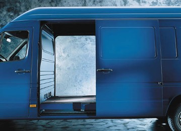 Freightliner Sprinter, Cargo Van:
In the USA, the Mercedes-Benz van presents itself as a vehicle of the Freightliner brand.