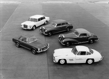 Mercedes-Benz Pkw Produktion Sonderfahrzeuge aus den Jahren 1954 - 1968 
von rechts nach links: 300 SL, 300 S Cabriolet A, 300, 600 und 250 SL