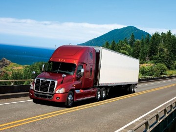 Freightliner presents new long-distance truck: Freightliner Cascadia™
World Premiere for the „Heavy-Duty Engine Platform“ from Daimler Trucks