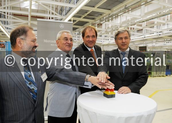 D24685 New solar power plant in the Mercedes-Benz Berlin plant