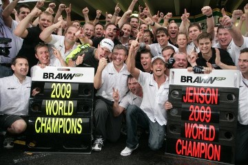 After taking fifth place in the Brazilian Grand Prix in Interlagos, the penultimate race of the season, Jenson Button becomes Formula One world champion driving the Brawn-Mercedes BGP 001. Three of his six wins were achieved in succession using just one engine. Brawn-Mercedes also wins the Formula One constructors' championship.