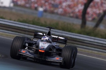 David Coulthard in a McLaren-Mercedes MP 4-16, 2001
