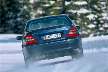 Mercedes-Benz C 320 4MATIC saloon, W 203,
testing in Sweden, March 2002