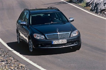 Mercedes-Benz C 200 CDI Estate, model series 204, 2007 version. Tenorite grey metallic paint finish, CLASSIC equipment line with star on the bonnet and 16-inch 7-spoke light-alloy wheels.