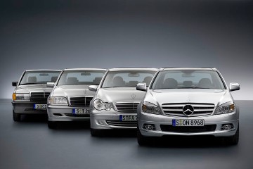 Mercedes-Benz C 200 Kompressor Limousine, W 204, Version 2007, Ausstattungslinie AVANTGARDE. Vorgängermodelle (von hinten nach vorne) W 201 (1982 - 1993) W 202 (1993 - 2000) und W 203 (2000 - 2007).