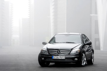 Mercedes-Benz CLC 200 KOMPRESSOR, Sports Coupé, 203 series, 2008, non-metallic black paint finish. Panoramic sliding sunroof, Sports Package with 18-inch 5-twin-spoke light-alloy wheels as well as with atlas grey woven look (special equipment items).