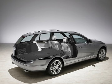 Mercedes-Benz C-Class Estate, model series 204, sectional view of the spatial layout and variable load capacity with folding rear bench seat.