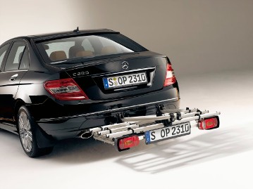 Mercedes-Benz C-Class Saloon, model series 204, 2007 version. Example vehicle C 280 Saloon, AVANTGARDE equipment line, 7-twin-spoke light-alloy wheels. Available on request: bicycle holder at the rear (Mercedes-Benz accessory), mounted on the fold-away trailer coupling and including ESP® trailer stabilisation (Electronic Stability Program) with a towing capacity of up to 1800 kilograms.